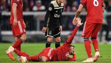 9-месечен "доктор" излекува главата на Матс Хумелс + СНИМКА