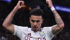 Челси не е приключил със селекцията, гледа и към звезда на Вила