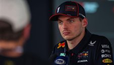 Поискаха дисквалификация за "превъртелия" Верстапен