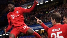 Оценка за отличната работа: Байерн дава 5-годишен договор на Дейвис