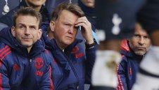 Ван Гаал с жесток гаф, унижи играчите си