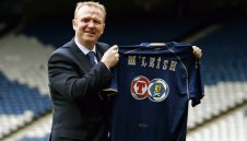 Алекс Маклийш пак ще води Шотландия