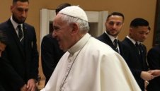 Президентът на ФИФА скърби за Папа Франциск