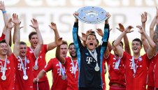 ОБЗОР: Сезонът в Бундеслигата завърши, Байерн получи салатиерата