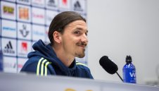 Ибра отказва пачките на Юнайтед заради Милан