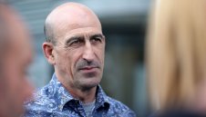 Лечков съветва съдиите: Крийте телефоните преди мач и няма да ви притискат!