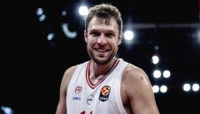 Олимпиакос пак трепери след почивката, но се измъкна в Истанбул