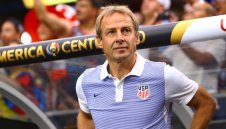 Клинсман преговаря да поеме Англия?