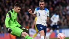 Освиркват Хендерсън на "Уембли", на него не му пука