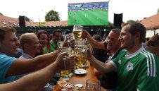 Евтина бира на световното + ВИДЕО