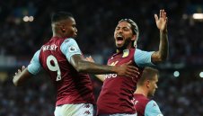 Астън Вила взе първи успех за сезона, след 2:0 над Евертън