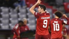 Уникален! Левандовски с извънземен рекорд + СНИМКА