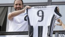 Игуаин изригна срещу Де Лаурентис: Не мога да го понасям, заради него напуснах Наполи + ВИДЕО