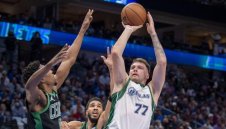 Нова магия от Лука! Дончич съсипа Бостън със сирената