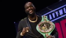 WBC разреши на Усик доброволна защита срещу Дионтей Уайлдър