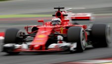 Кими изпревари Люис във вторите тренировъчни сесии