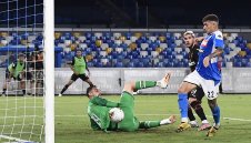 Наполи и Милан си спретнаха голово реми