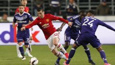 Юнайтед изпусна много нелепо победата в Белгия + ВИДЕО