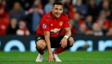 26 мача, 4 попадения за Юнайтед: Какво става с головата машина Алексис Санчес?