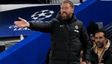 Феновете на Челси бесни на Потър. Скандираха "Тухел" и "Абрамович"