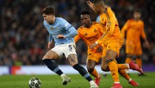 Евертън иска да си върне Джон Стоунс