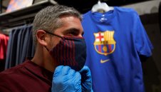 Алчност по време на пандемия: Колосите правят бизнес с маски + СНИМКИ