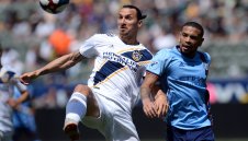 Наказаха Ибра за два мача