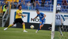 Левски не се отказва от "канарче"