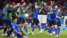 Газета дело Спорт: Италия, ти си на финала! Каква красива приказка