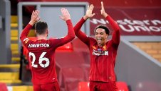 Те са №1: Ливърпул гази с "Кафу" и "Роберто Карлош"