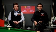 Дохърти само на фрейм зад Макманас