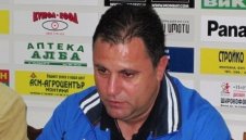 Треньор на Монтана избяга в Китай