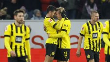Борусия Дортмунд бие в добавеното време