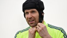 Тотнъм гласи Чех за наследник на Лорис