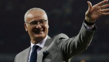 Лестър с два трансфера за ден