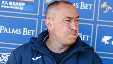 "Син" бетон: Мъри затяга Левски с трима отзад