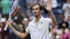 Треньорът на Медведев преди мача с Гришо: Той е неразбран гений