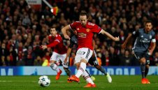 Ван Гаал: Блинд трябва да отиде в Барселона