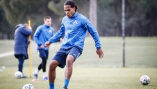 Левски остава без "ван Дайк от Герена"