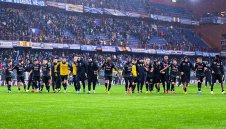 Наполи взе емоционалния мач в Генуа