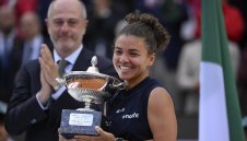 Италианка триумфира в Рим