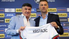 Нов резил или най-после победа? Кръстаич дебютира днес начело на България