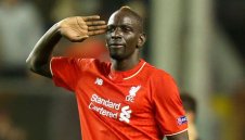 Балотели покани Сако в Ница