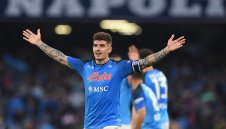 Капитанът на Наполи подписа нов договор