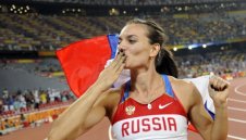 Елена Исинбаева роди момиченце