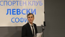 Влади Въргала дари огромна сума за Левски