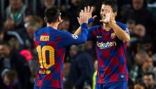 Меси към Суарес: Не заслужаваше Барса да те изрита 