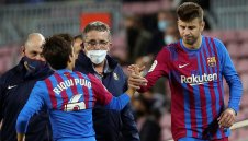 Пике пропуска гостуването в Киев