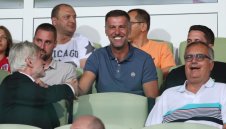 Кръстаич гледа дебютен мач от Първа лига в компанията на куп известни лица