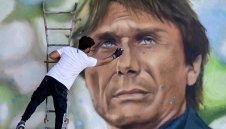 Квара се завърна в Наполи с гол при разгромна победа (ВИДЕО)